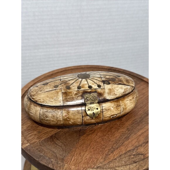 Vintage Jewelry/Trinket Box Bone And Brass Inlaid Handmade Cloth Lined Inside - Picture 1 of 12